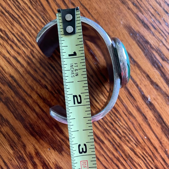 Vintage sterling silver and Malachite cuff bracelet, Navajo stamped initials RBJ - Picture 9 of 13